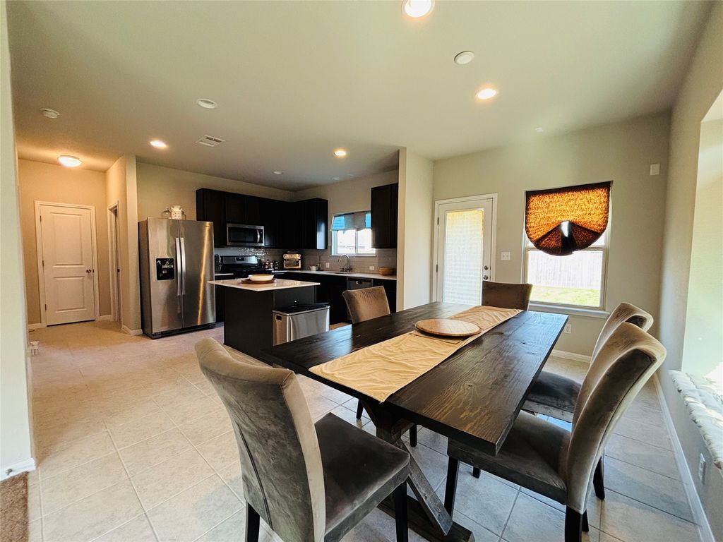 12605 Albatross Pass, Manor