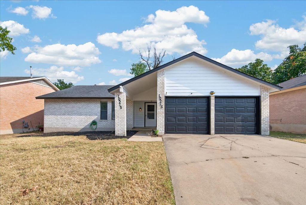 10215 Missel Thrush Drive, Austin