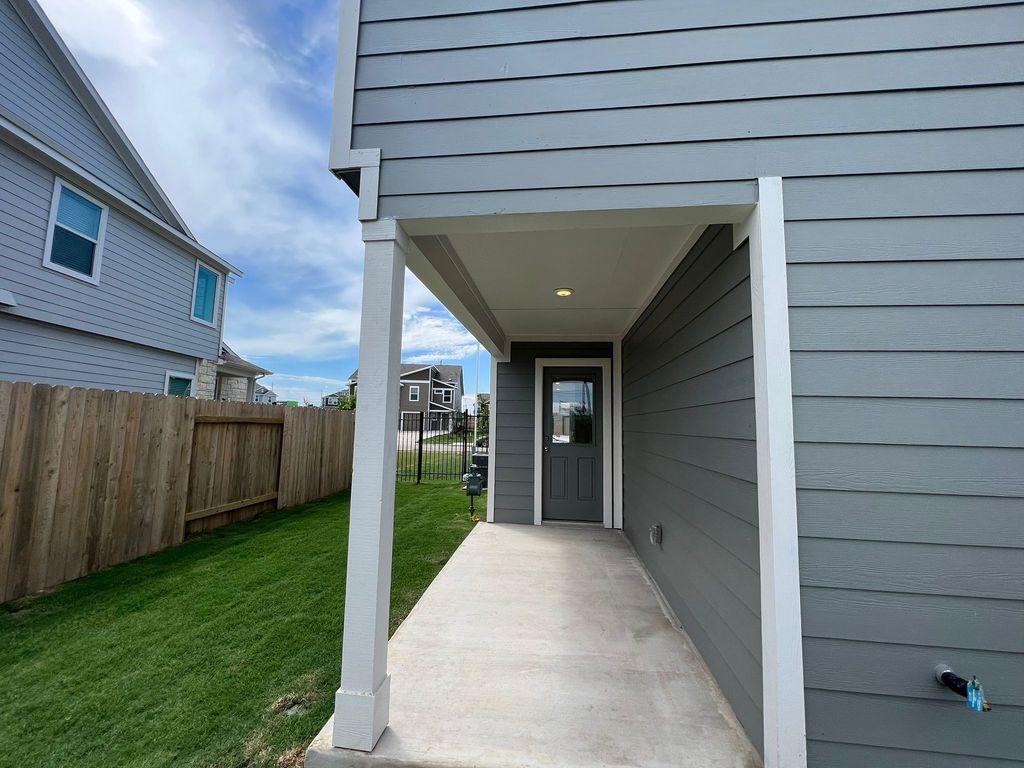 7221 Spotted Leaf Way, Del Valle