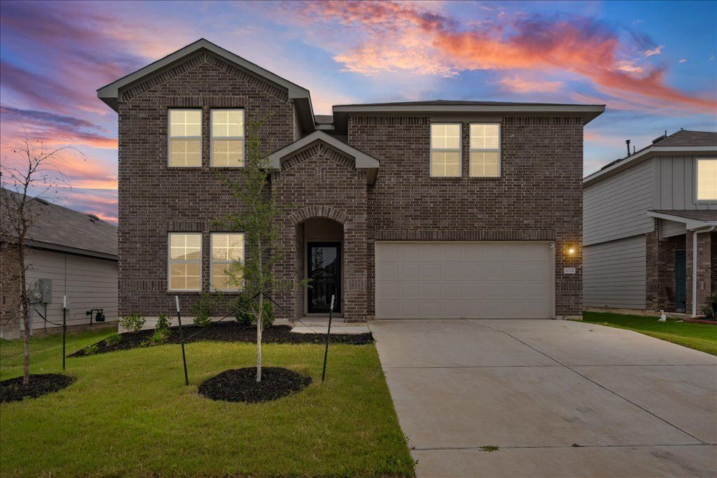 20221 Heinrich Lane, Manor