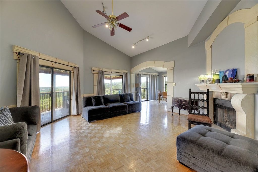 1712 Lakeshore Drive C, Austin