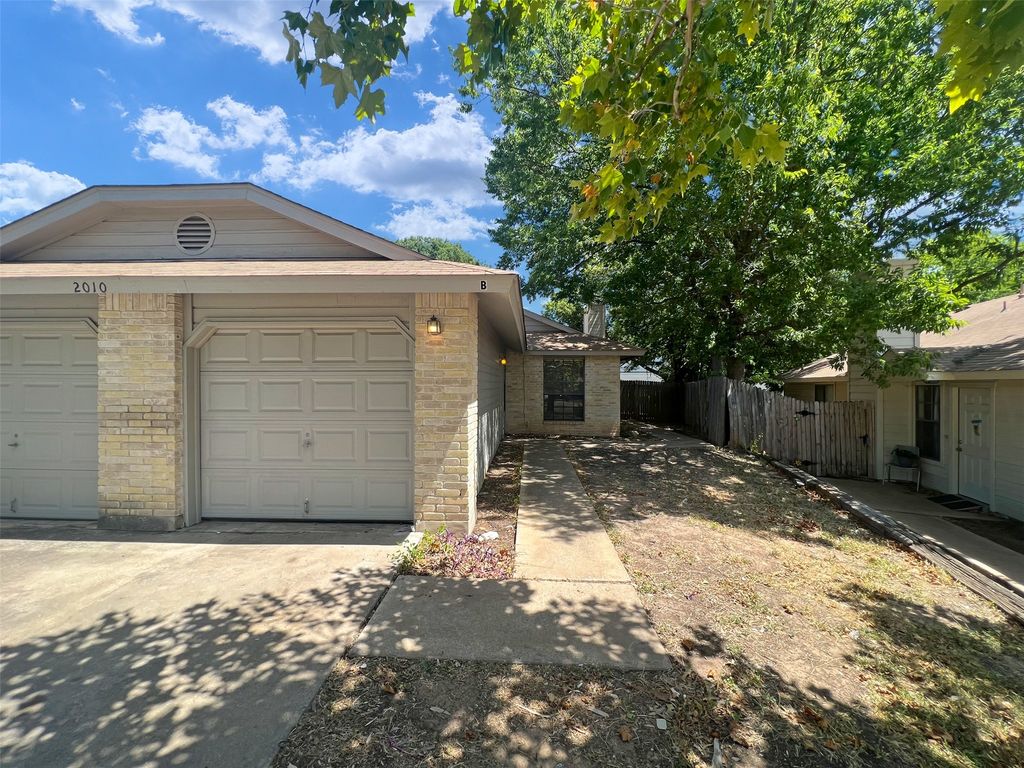 2010 Alex Avenue B, Austin