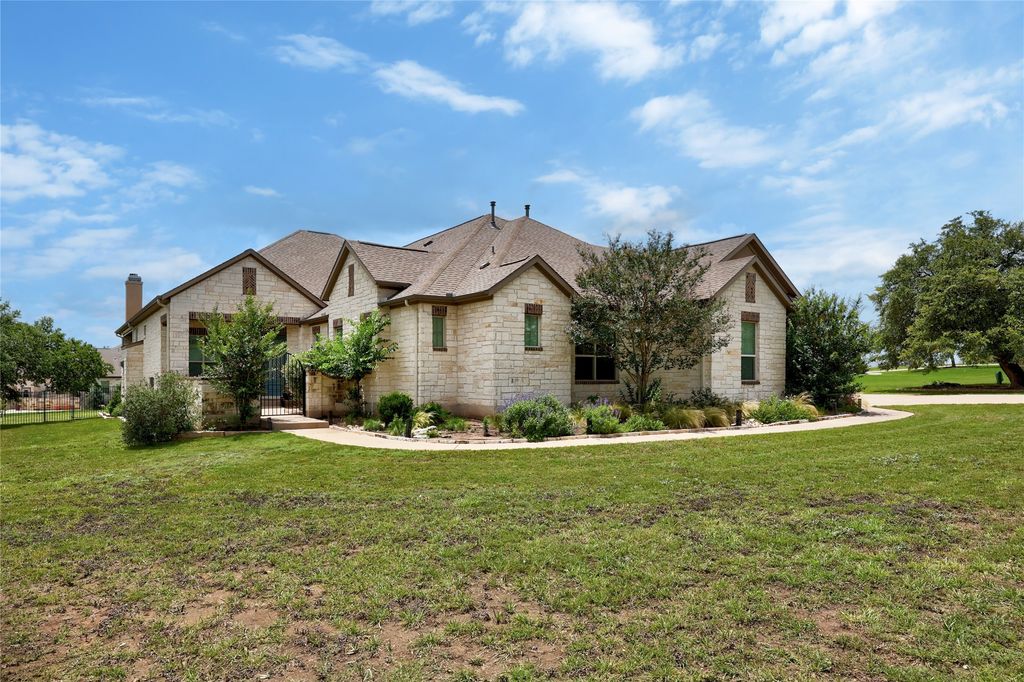 900 Hawthorne Loop, Driftwood