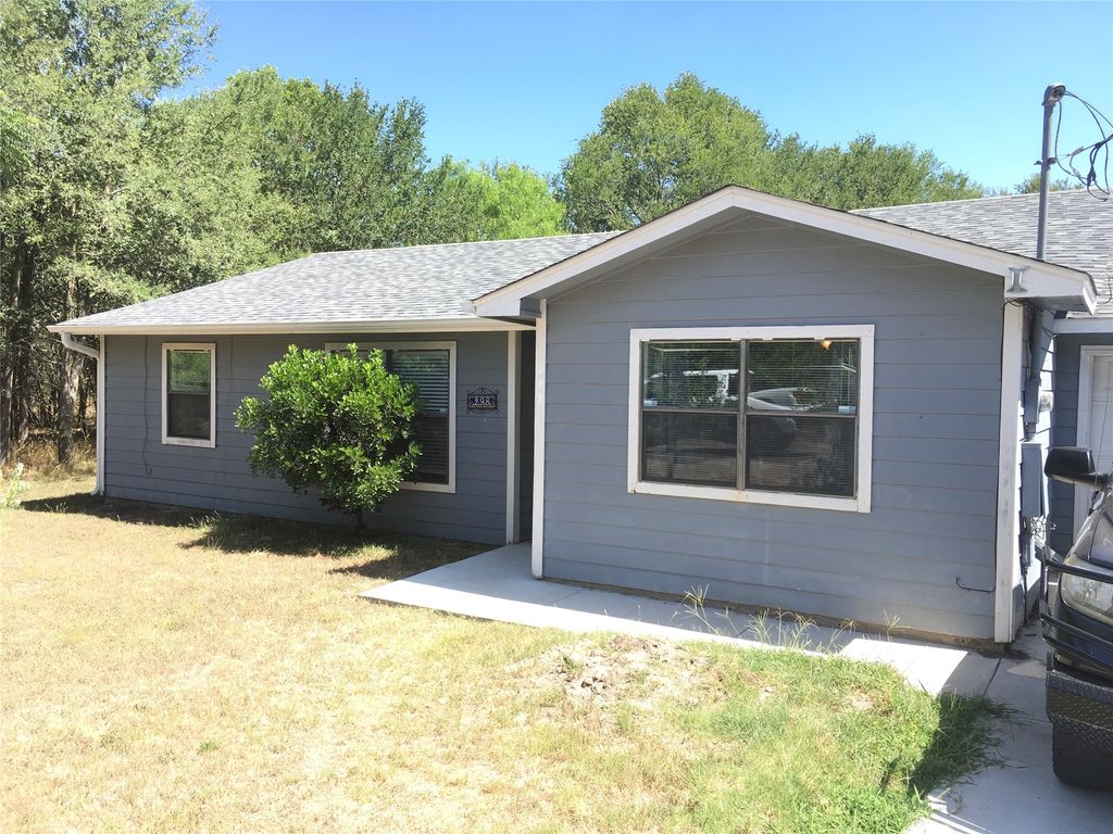 298 Lamaloa Lane, Bastrop