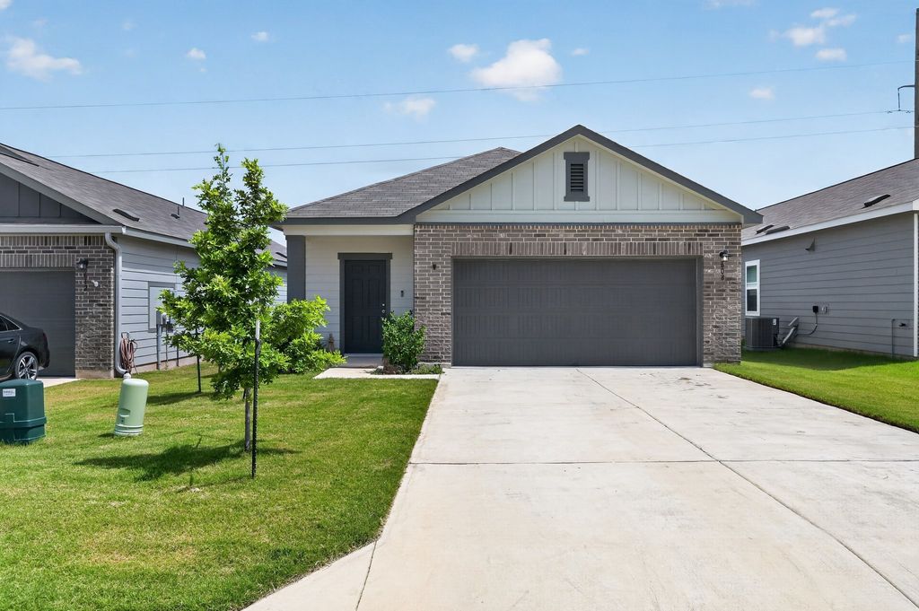 608 Magnum Force Drive, Jarrell