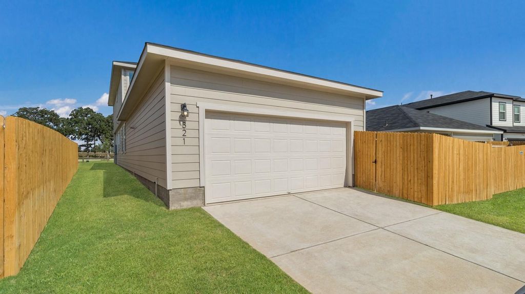 321 Puerto Plata Avenue, Bastrop