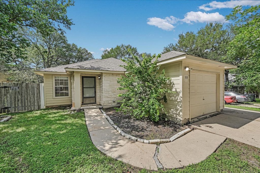 108 N Mockingbird Circle, Cedar Creek