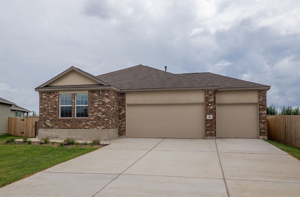 702 Silver Springs Bend, Kyle