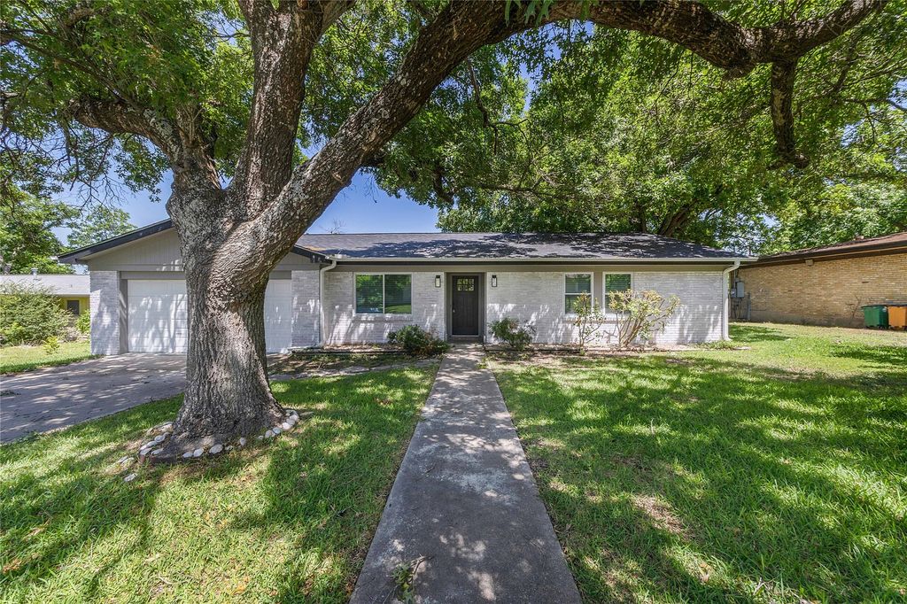 11603 Oak Trail, Austin