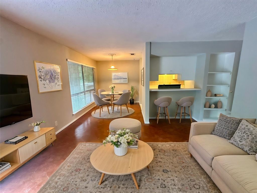 500 E Riverside Drive 211, Austin