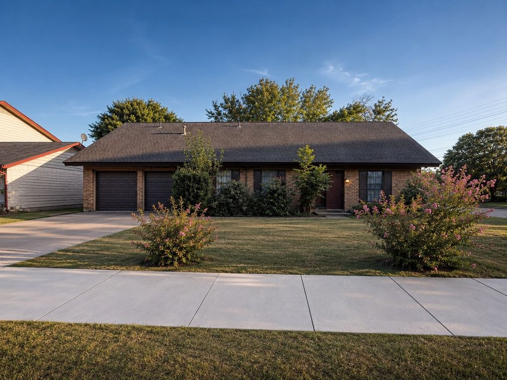 305 Starbright Drive, Austin