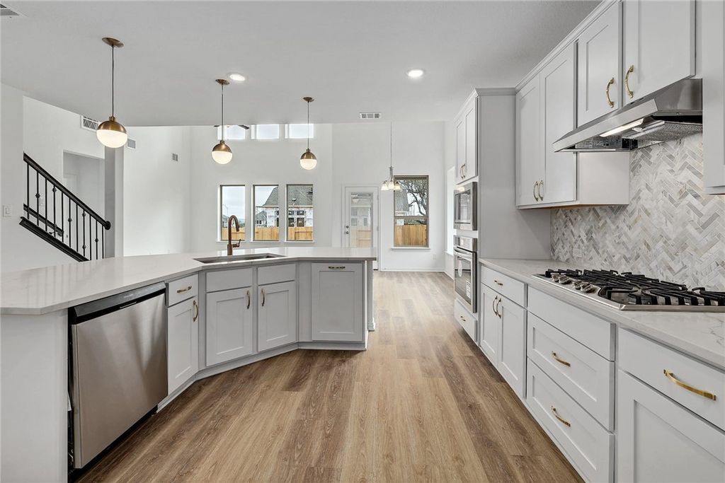 1212 Truscon Path, Leander