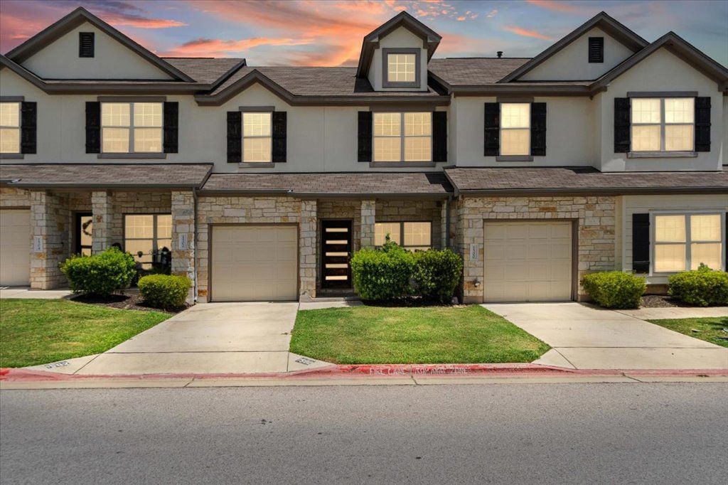 1502 Airedale Road 2502, Austin