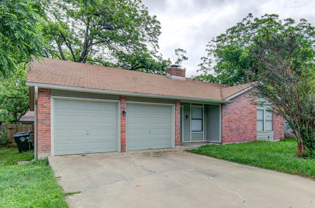 12111 Missel Thrush Court, Austin