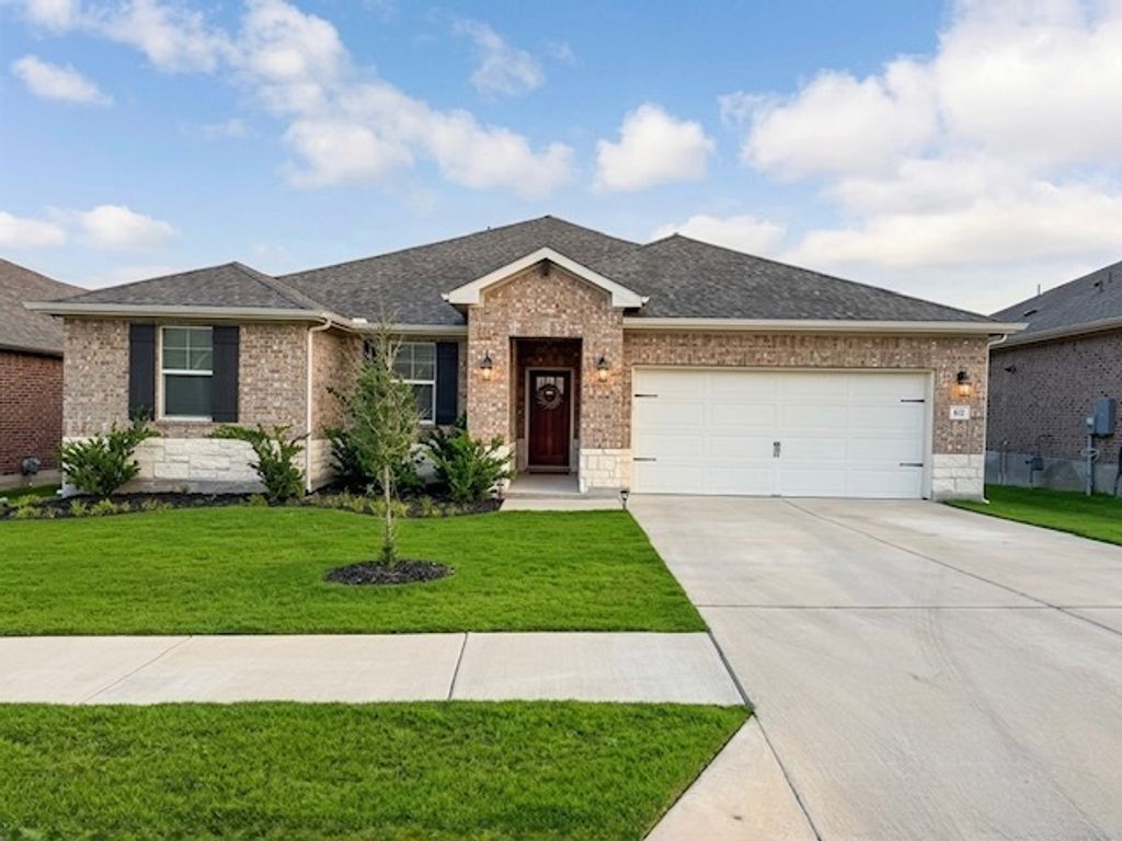 612 Sue Peaks Loop, Dripping Springs