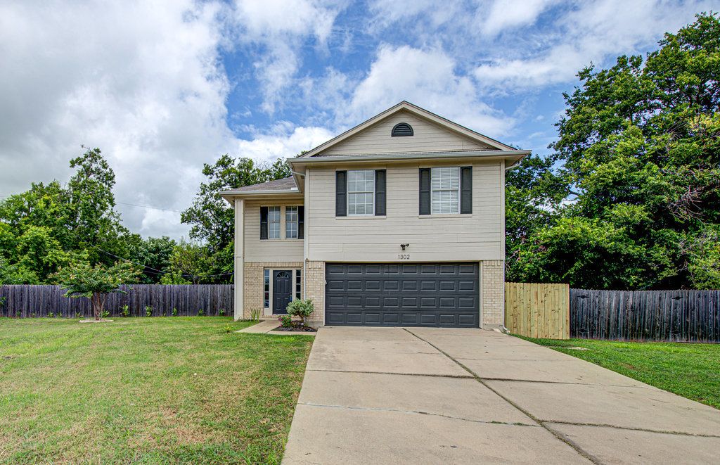 1302 Crete Lane, Pflugerville