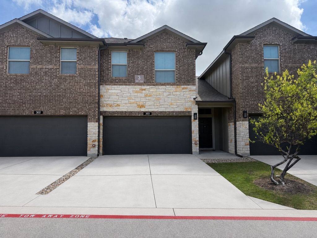 1200 S 10th Street 303, Pflugerville