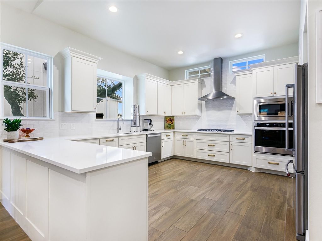 170 Bunker Ranch Boulevard 16, Dripping Springs