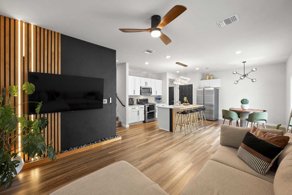 8013 Mellencamp Drive, Austin