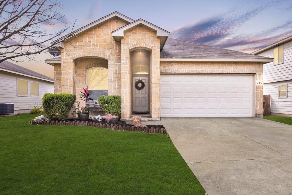 2234 Lakeline Drive, New Braunfels