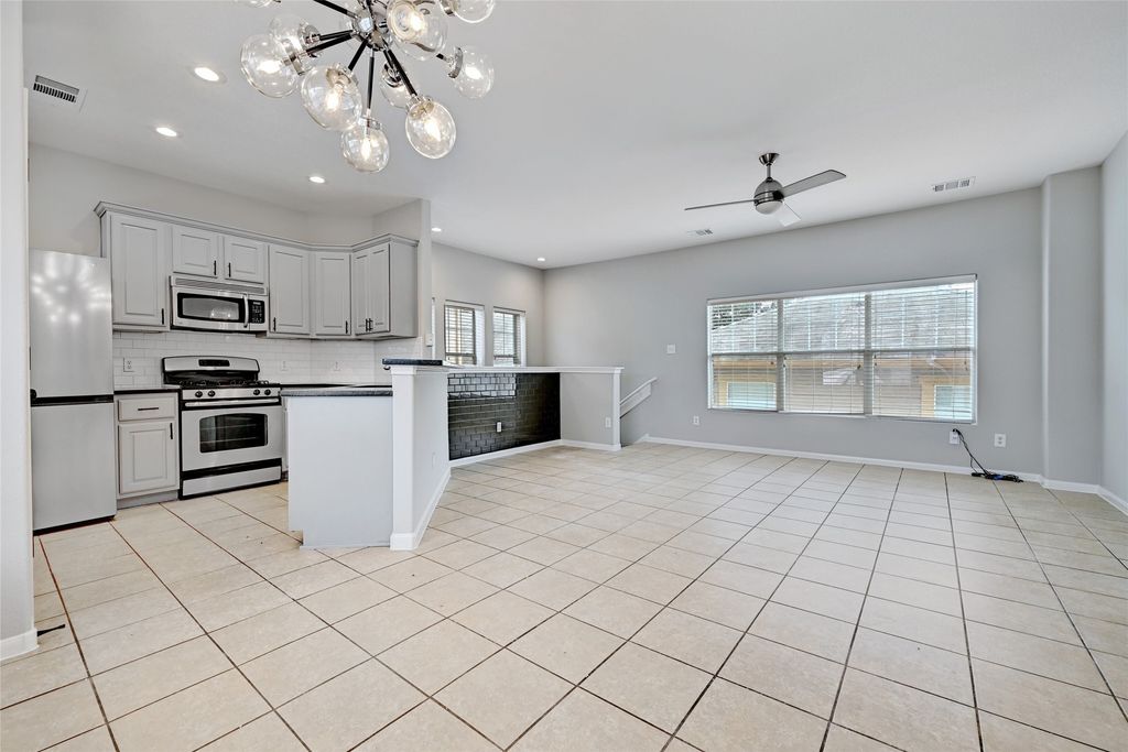 2909 Saville Loop 10c, Austin
