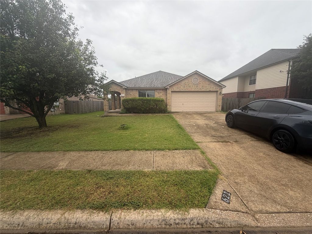 621 Dark Tree Lane, Round Rock