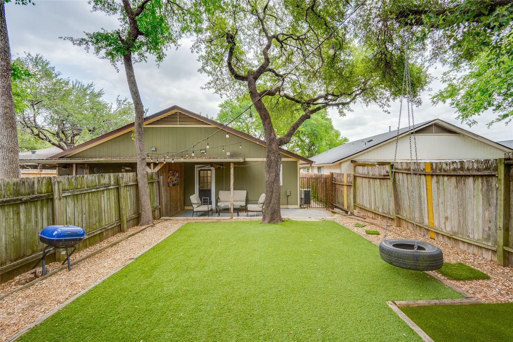 2412 Thornton Road B, Austin