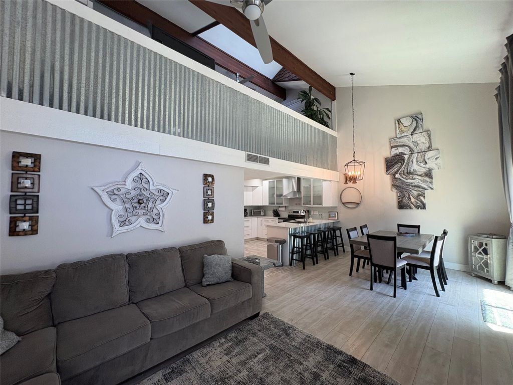 553 Demarett Drive, Point Venture