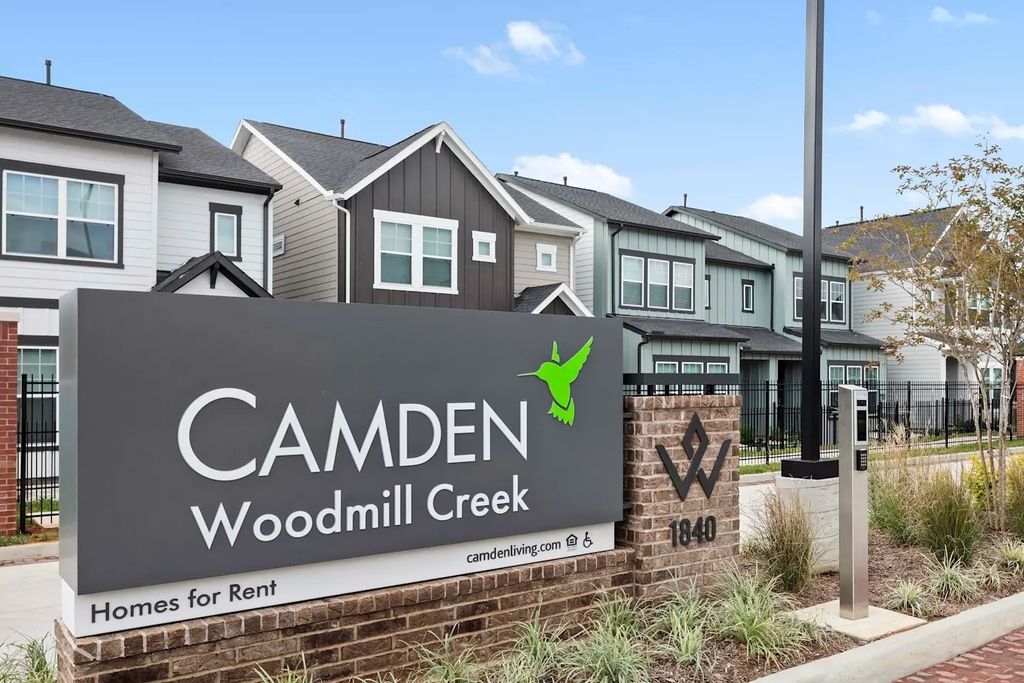 1840 Woodland Field Crossing 207, Spring
