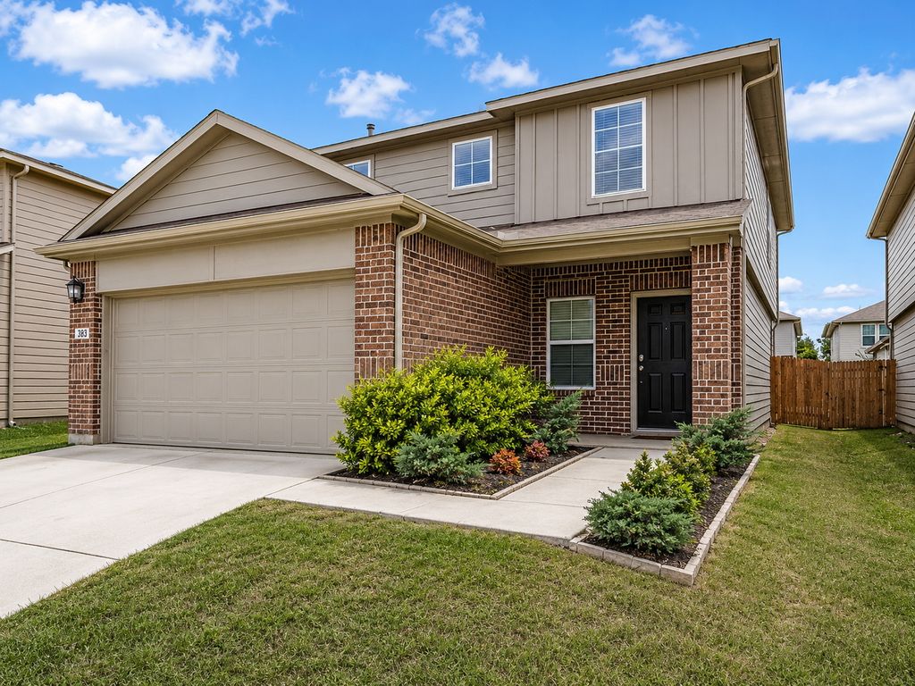 383 Sickle Loop, Kyle