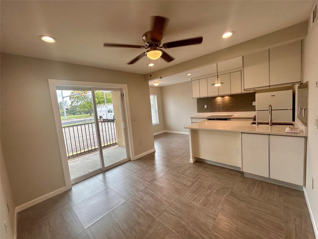 901 E 40th Street 101, Austin