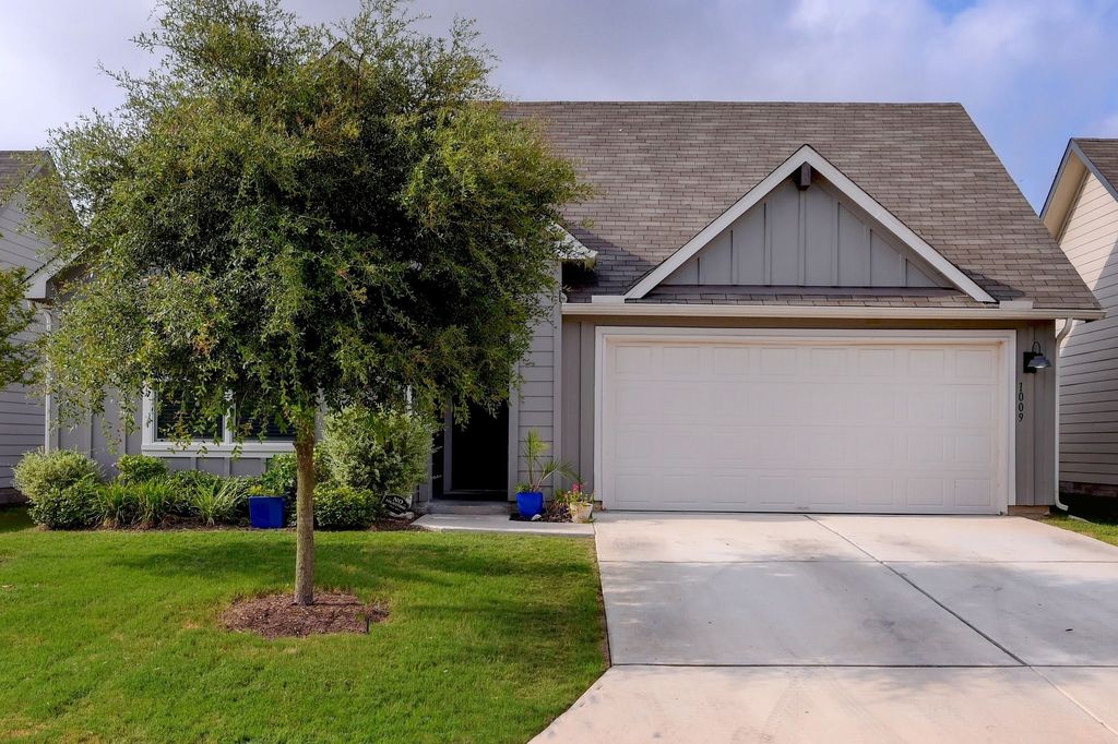 1009 Marvin Way, Seguin
