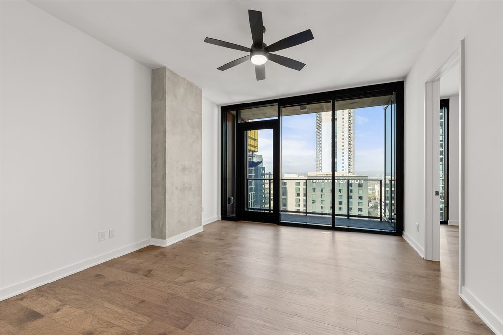 84 East Avenue 1905, Austin
