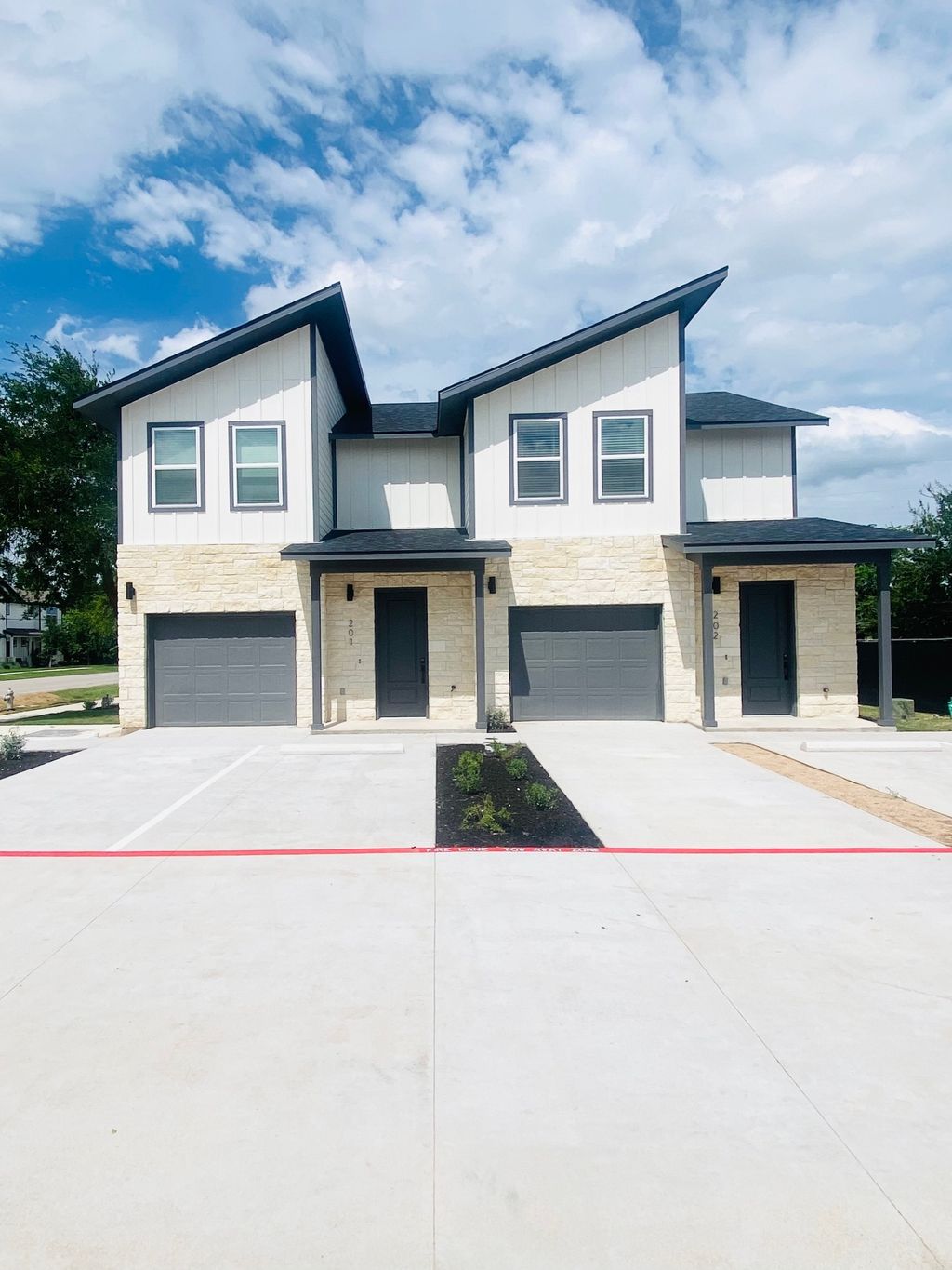 700 Horseshoe Drive 101, Leander