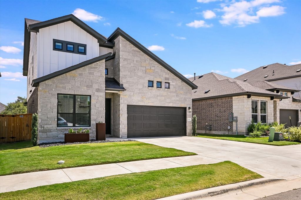 253 Darley Oak Drive, Dripping Springs