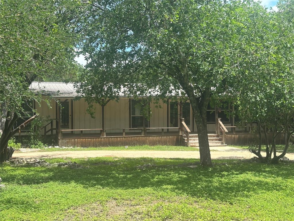 630 Hillsedge Road, Wimberley