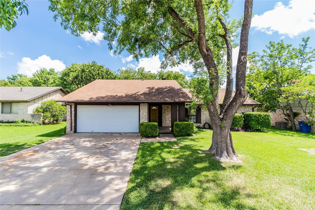 906 Red Cliff Drive, Austin