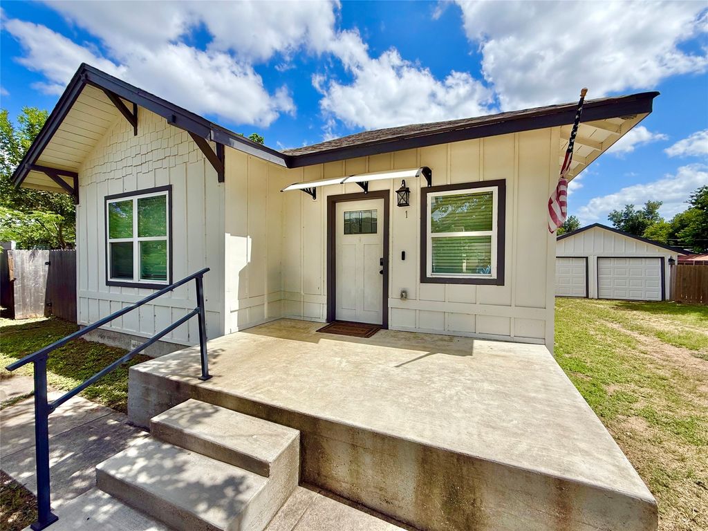 1401 W 7th Street, Taylor