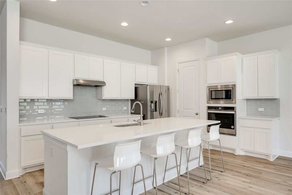9813 Evening Canopy Drive, Manor