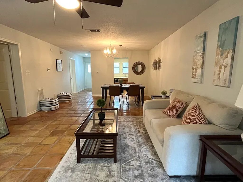 1404 Norwalk Lane 104, Austin