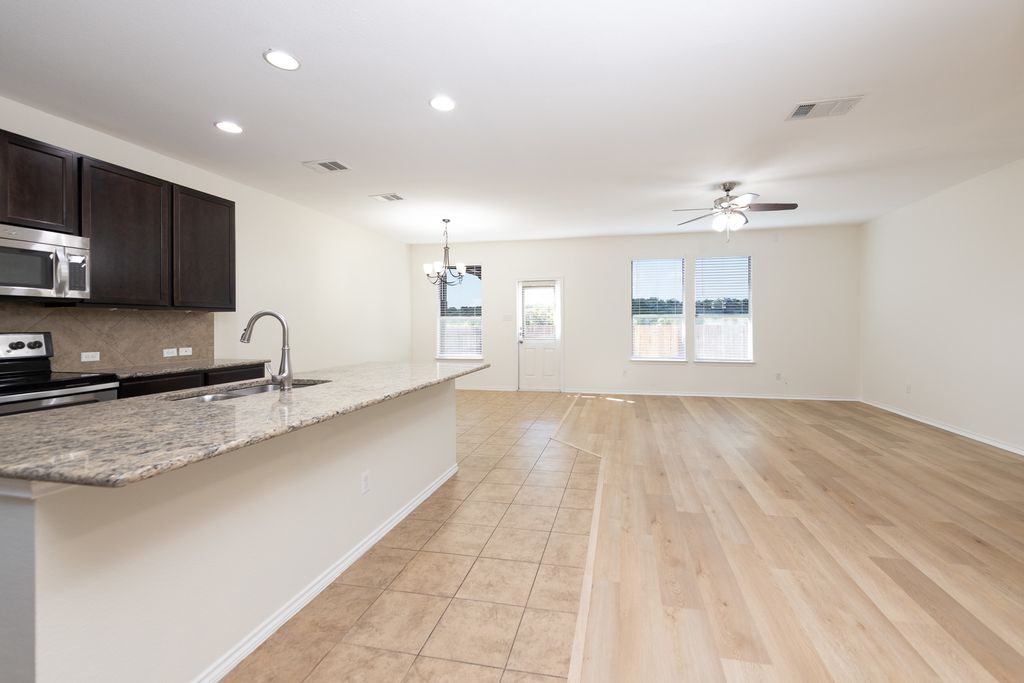 305 Talon Grasp Trail, Leander