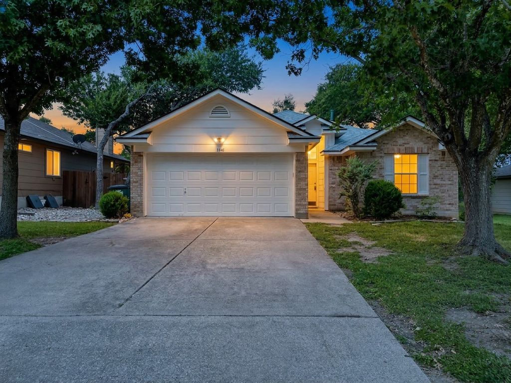 1841 Greening Way, Leander