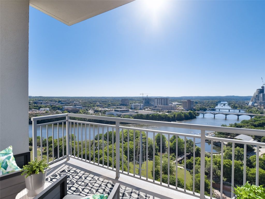 603 Davis Street 2001, Austin