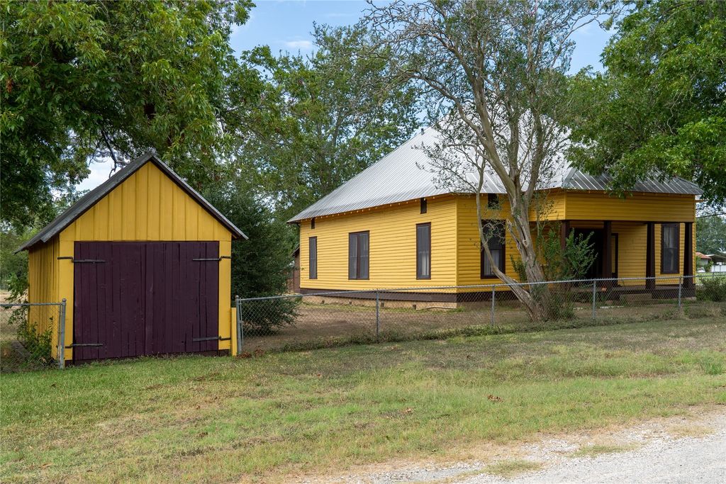 115 N Lockhart Street, Paige