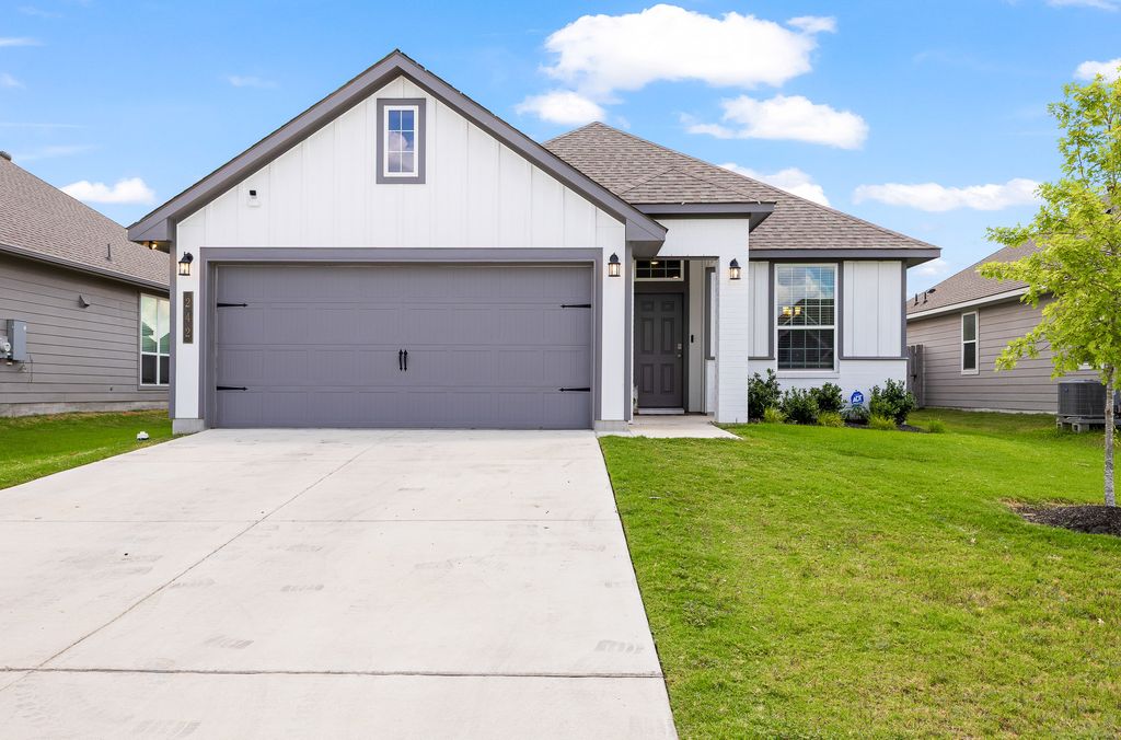 242 Boatright Boulevard, Jarrell