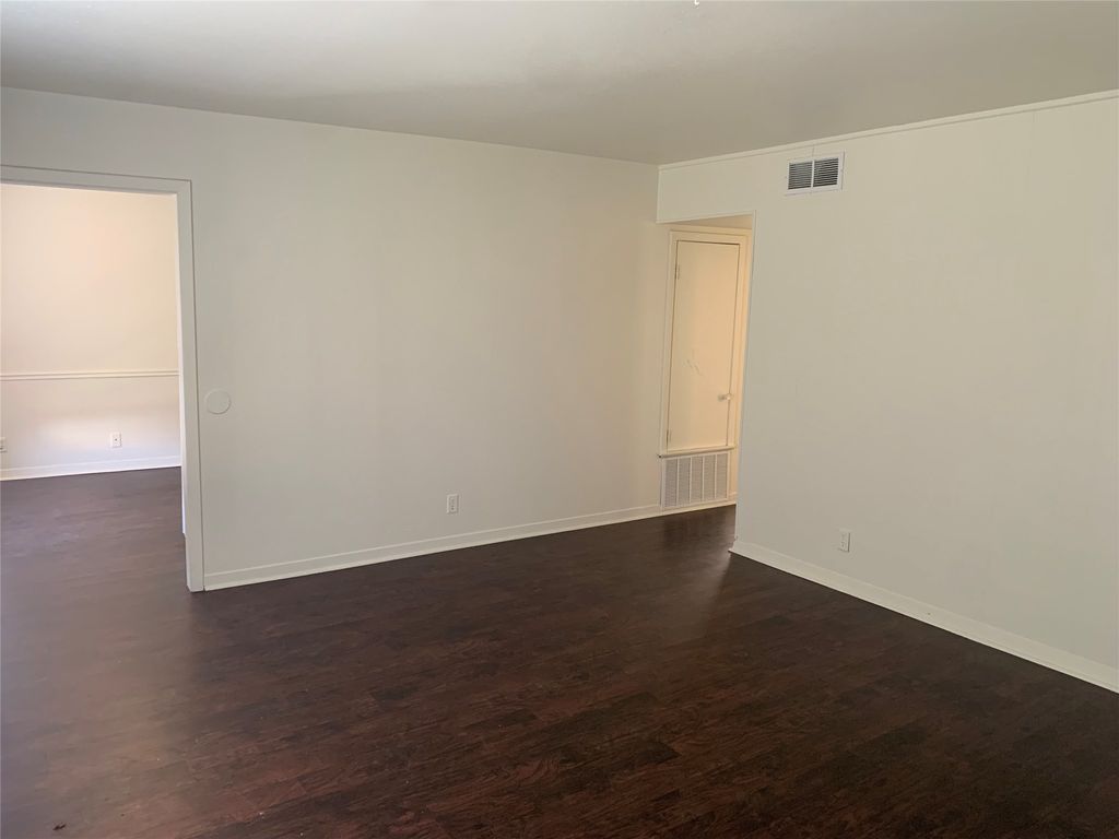 1918 Hearthstone Drive 202, Austin