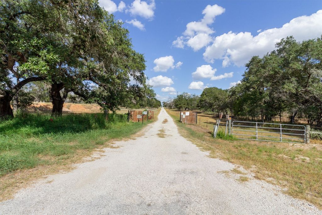 9729 Fm 775, Floresville