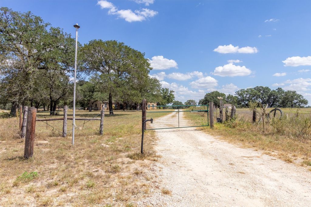9729 Fm 775, Floresville