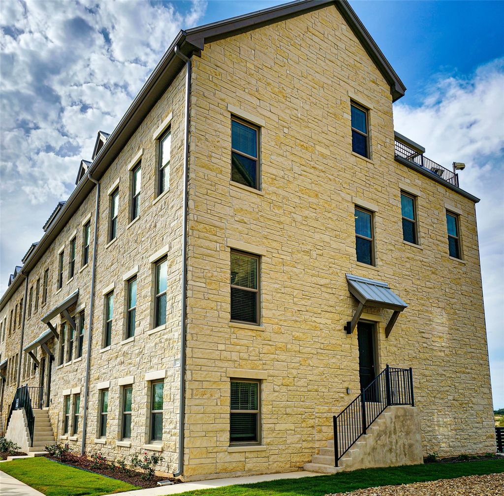 225 John Webster Street, Leander