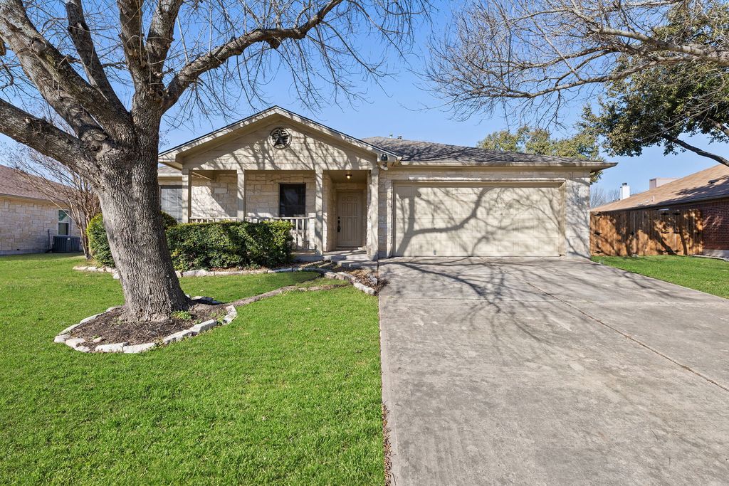 3812 Eagles Nest Street, Round Rock